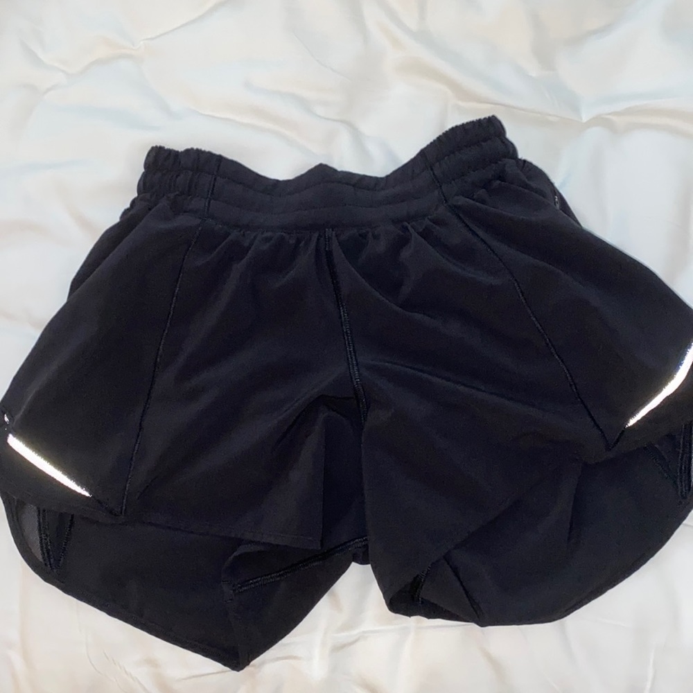 Hotty hot black lulu shorts size 4